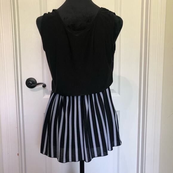 Julia Women's Sleeveless Blouse Top Striped Bottom Round Neck Black Size‎ S/M - Picture 5 of 6